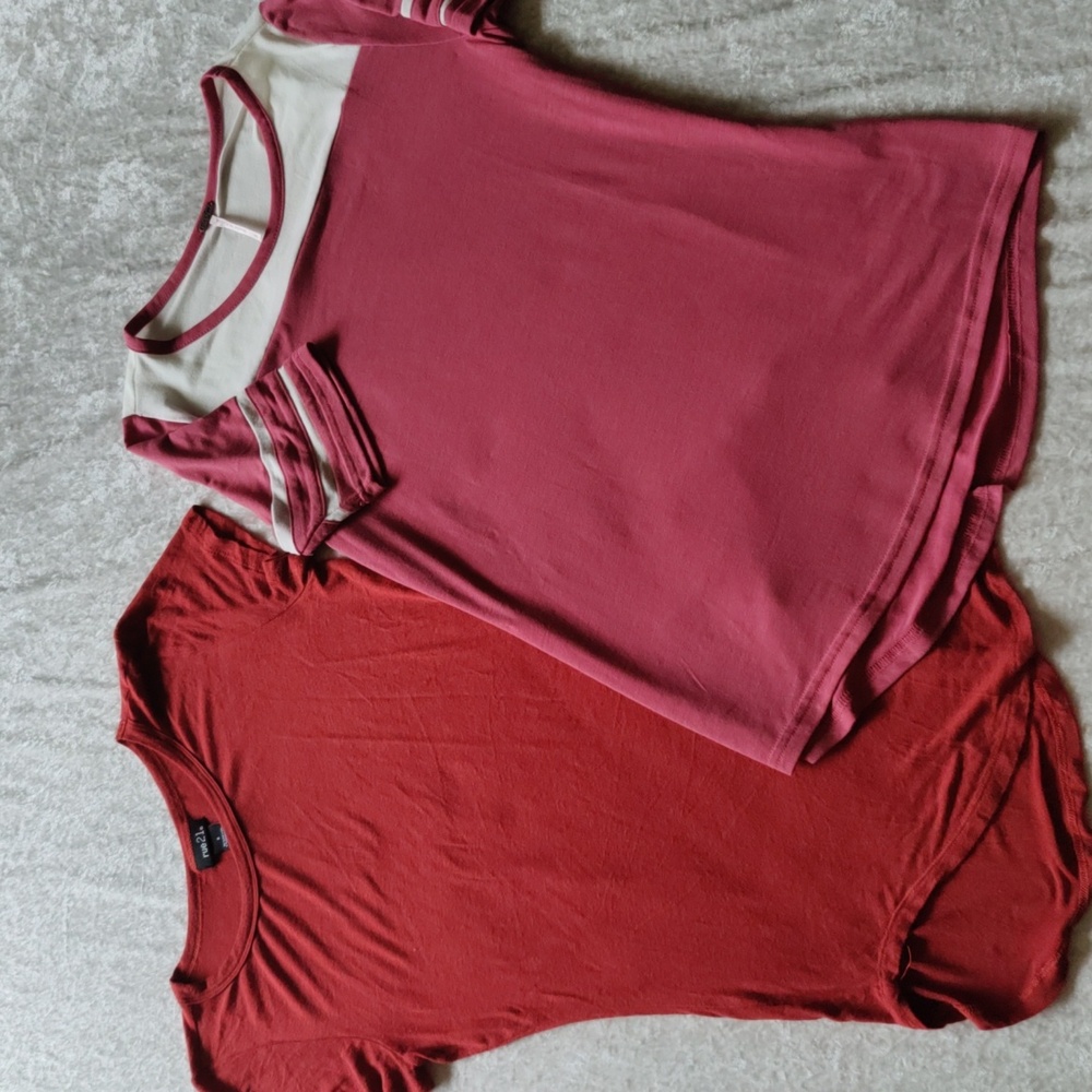 2 Junior's short sleeve tops, Size Small, longer tunic length